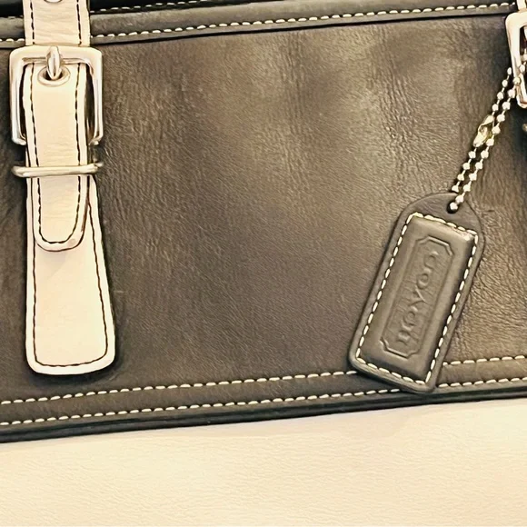 Coach - Picture 7 of 14